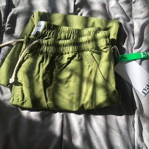 NWT Pact Woven Roll Up Pant